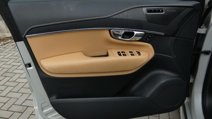 Volvo XC90 B6 AWD INSCRIPTION na operativní leasing