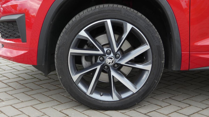Škoda Kodiaq 2,0 TSI Sportline DSG 4x4 na operativní leasing