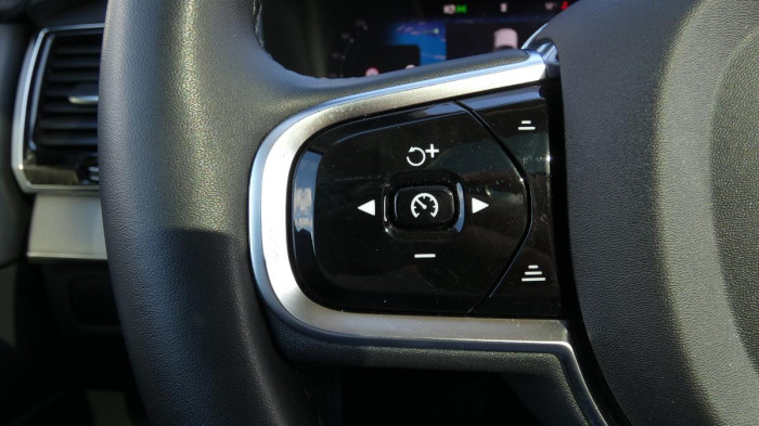 Volvo XC90 B5 AWD Plus Bright 7 míst na operativní leasing