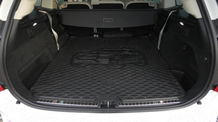 Volvo XC90 B5 AWD Momentum PRO 7 MÍST na operativní leasing