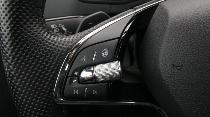 Škoda Karoq 2.0 TDI 110 kW Sportline 4x4 na operativní leasing