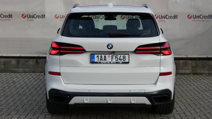 BMW X5 xDrive 40i M Sport na operativní leasing