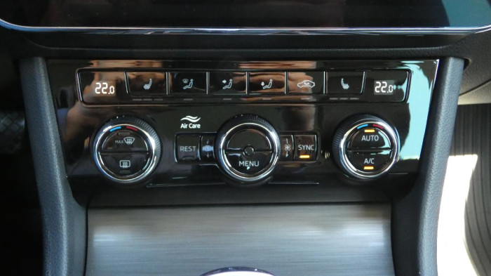 Škoda Superb Combi 1.5 TSI DSG Style na operativní leasing