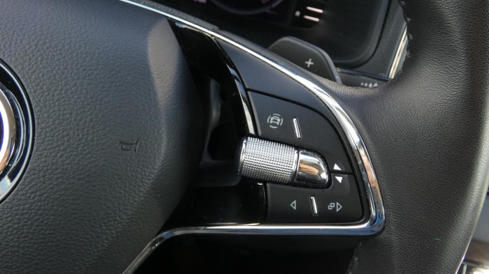 Škoda Karoq 1,5 TSI DSG Style na operativní leasing