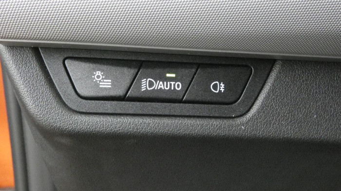 BMW X1 sDrive 18i Advantage na operativní leasing