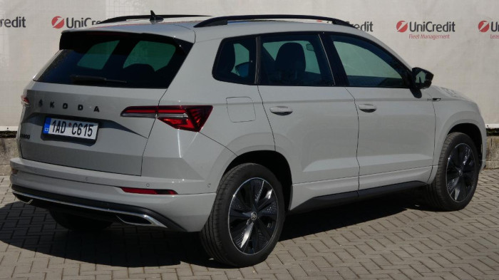 Škoda Karoq 1,5 TSI DSG Sportline na operativní leasing