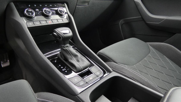Škoda Karoq 1,5 TSI Sportline DSG na operativní leasing
