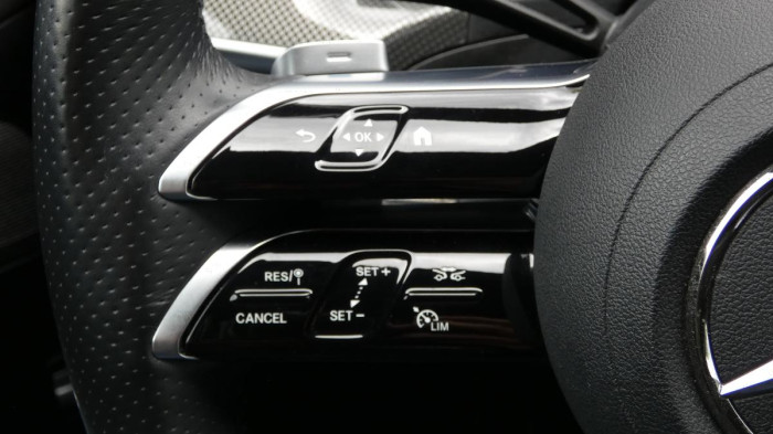Mercedes-Benz Třídy C Sedan 300 4MATIC na operativní leasing