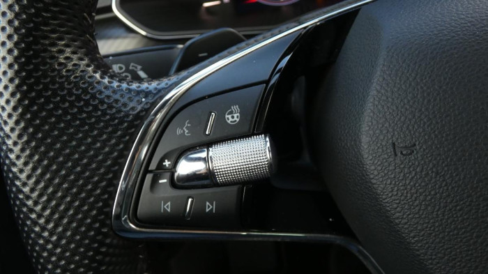 Škoda Superb Combi 2.0 TDI DSG Sportline na operativní leasing