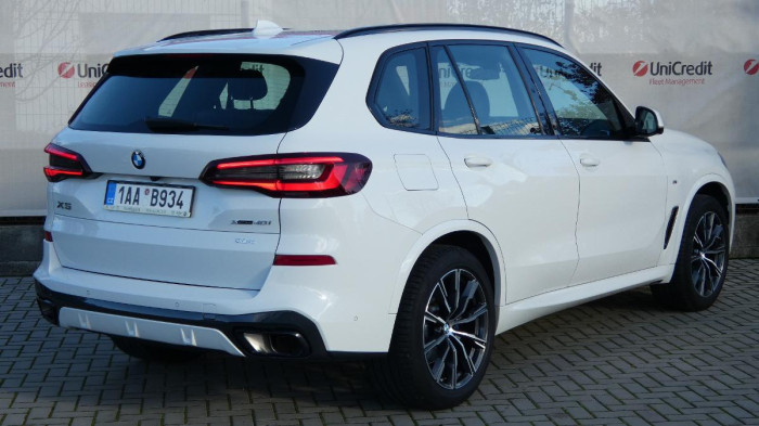 BMW X5 xDrive 40i M Sport na operativní leasing