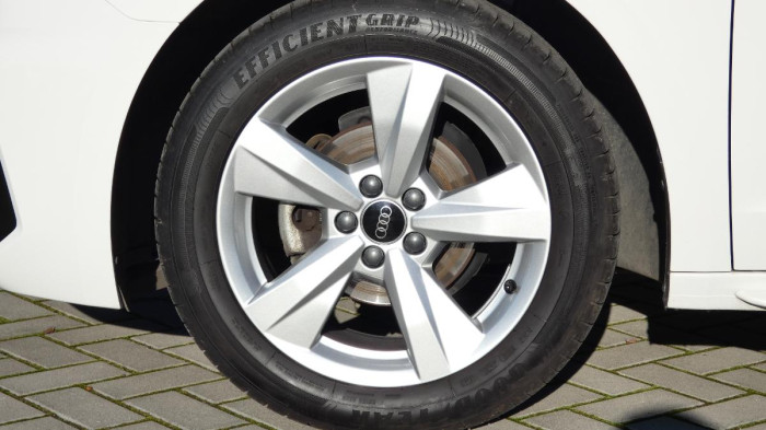 Audi A1 Sportback 25 TFSI S Line na operativní leasing