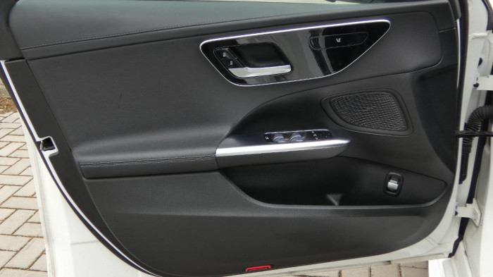 Mercedes-Benz Třídy C Sedan 300 4MATIC na operativní leasing