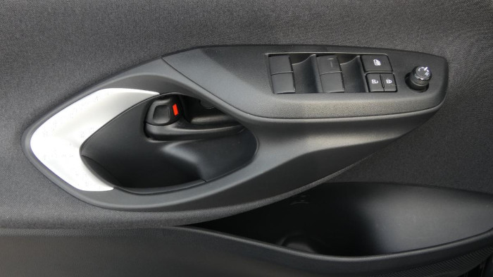 Mazda 2 1.5 Hybrid e-CVT Centre-line na operativní leasing
