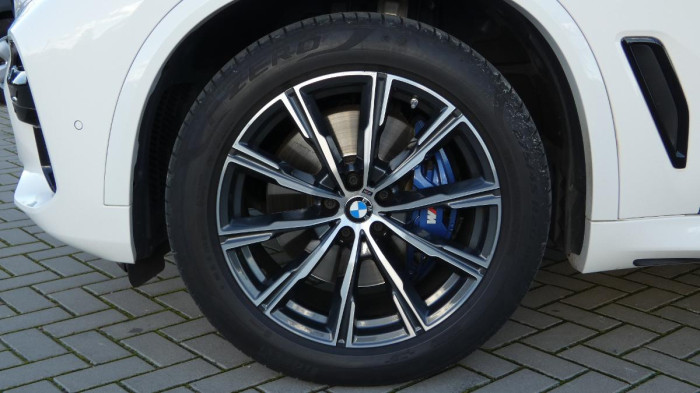 BMW X5 xDrive 40i M Sport na operativní leasing
