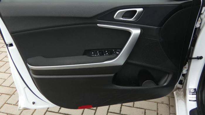 Kia Ceed 1.6 CRDi Exclusive SW na operativní leasing
