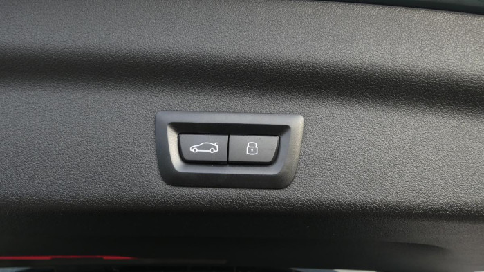 BMW X1 sDrive 18i Advantage na operativní leasing