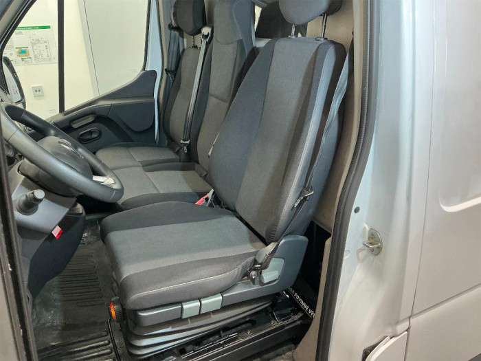 Renault Master 2.3 dCi 180k En L2H2P3 COOL na operativní leasing