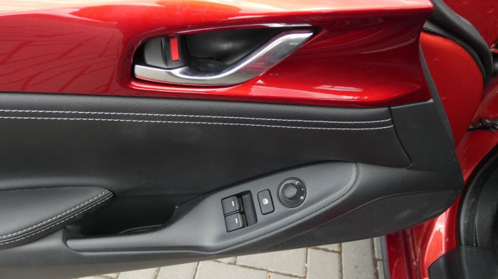 Mazda MX-5 RF 2.0 Skyactiv-G184 Exclusive na operativní leasing