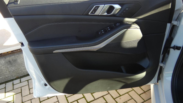 BMW X5 xDrive 40i M Sport na operativní leasing