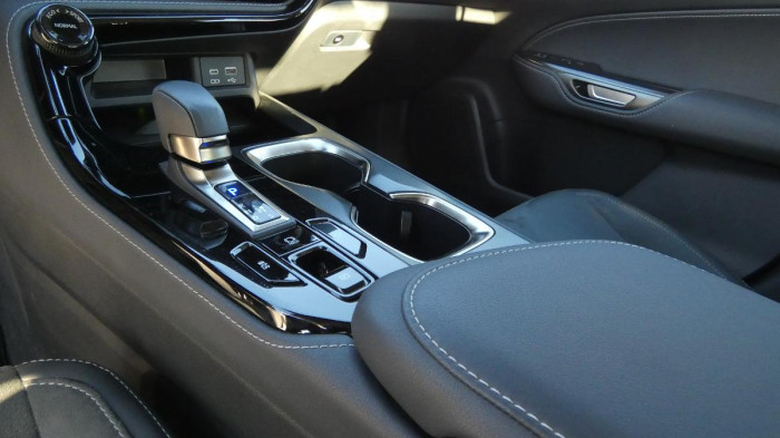 Lexus NX 350h 2.5 E-CVT Comfort Top na operativní leasing