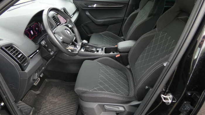 Škoda Karoq 1,5 TSI DSG Sportline na operativní leasing