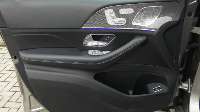 Volvo XC40 B3 PLUS DARK DCT na operativní leasing