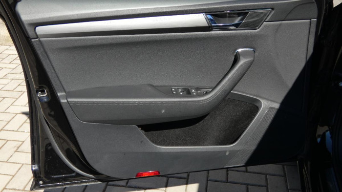 Škoda Superb Combi 1.5 TSI DSG Style na operativní leasing