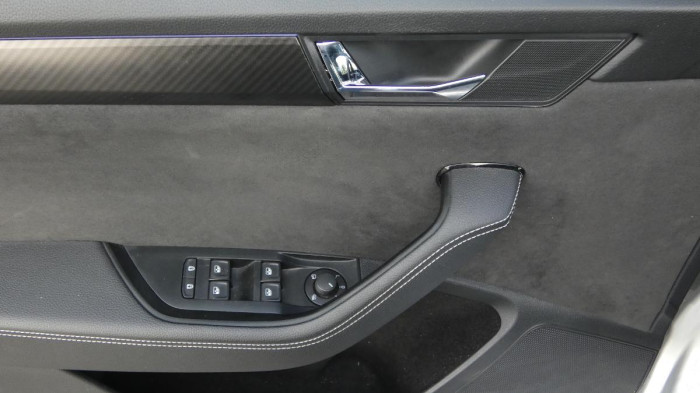 Škoda Superb Combi 2.0 TDI DSG Sportline na operativní leasing