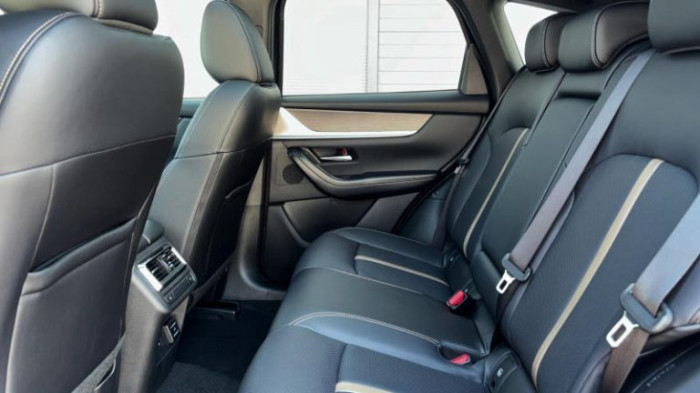 Mazda CX-60 2.5 PHEV Homura Plus na operativní leasing