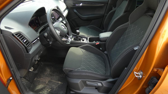 Škoda Karoq 1,5 TSI Sportline na operativní leasing
