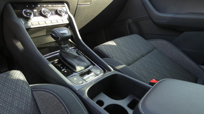 Škoda Karoq 1,5 TSI DSG Style na operativní leasing