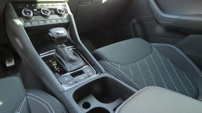 Škoda Karoq 2.0 TDI 110 kW Sportline 4x4 na operativní leasing
