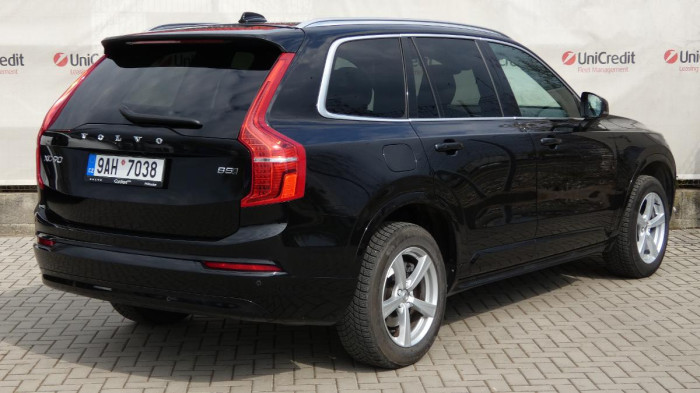 Volvo XC90 B5 AWD Core na operativní leasing