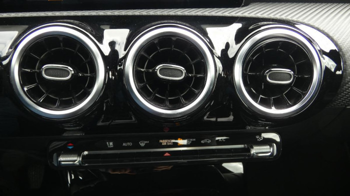 Mercedes-Benz Třídy A 180d na operativní leasing