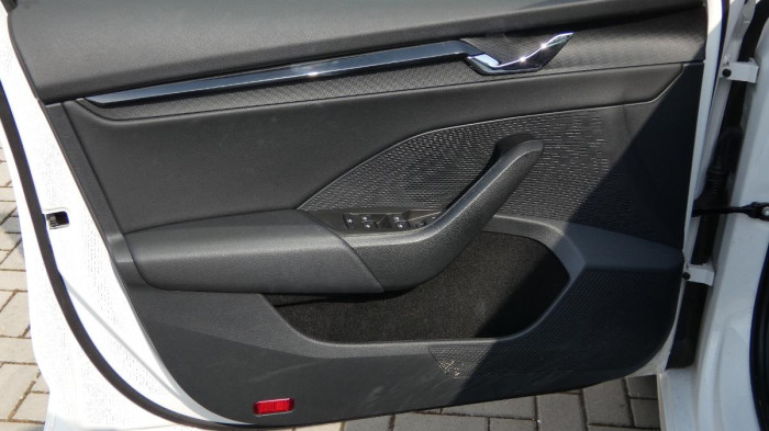 Škoda Octavia 1.5 TSI DSG Ambition na operativní leasing