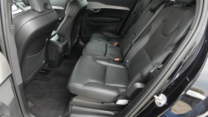 Volvo XC90 B5 AWD Core na operativní leasing