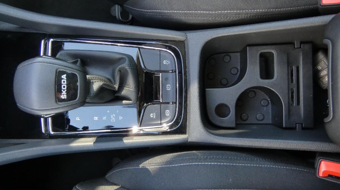 Škoda Karoq 1,5 TSI DSG Style na operativní leasing