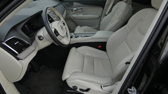Volvo XC90 B5 AWD Plus Bright 7 míst na operativní leasing