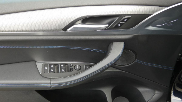 BMW X4 xDrive 20i M Sport na operativní leasing