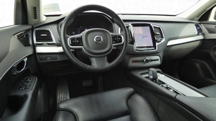 Volvo XC90 B5 AWD Core na operativní leasing