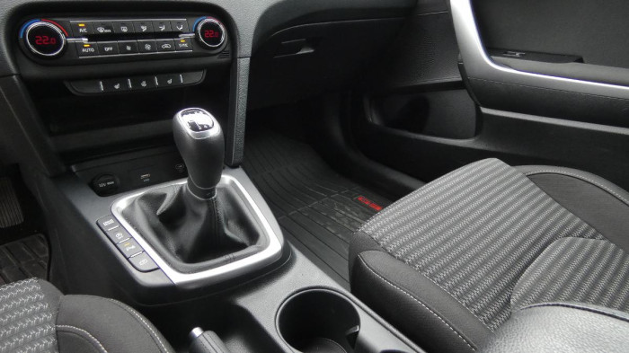 Kia Ceed 1.6 CRDi Exclusive SW na operativní leasing