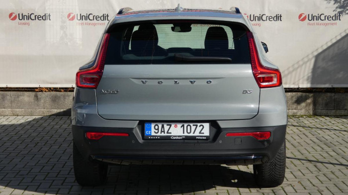 Volvo XC40 B3 PLUS DARK DCT na operativní leasing