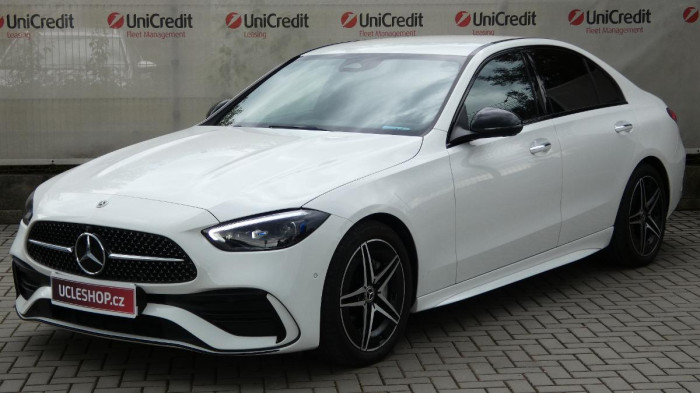 Mercedes-Benz Třídy C Sedan 300 4MATIC na operativní leasing