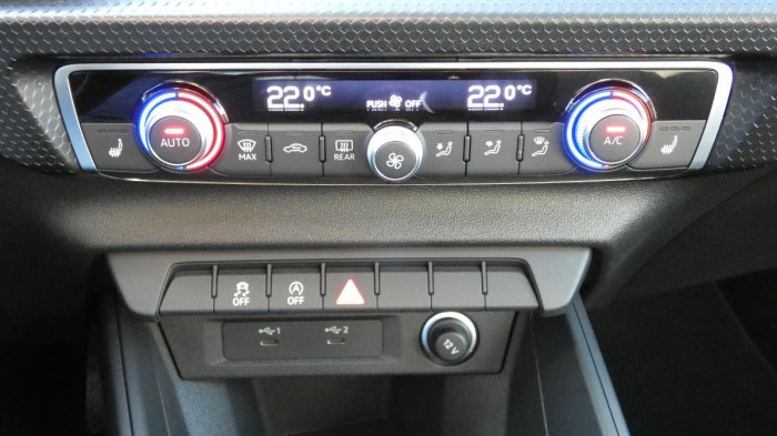 Audi A1 Sportback 25 TFSI S Line na operativní leasing