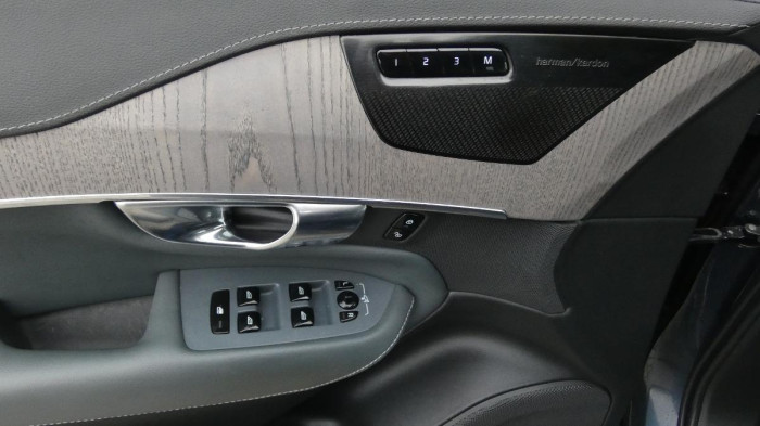 Volvo XC90 B5 AWD benzin Inscription Auto na operativní leasing