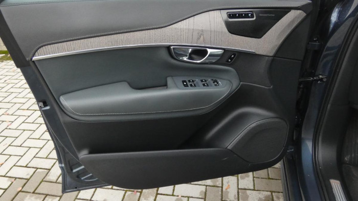 Volvo XC90 B5 AWD benzin Inscription Auto na operativní leasing