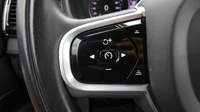 Volvo XC90 B6 AWD INSCRIPTION na operativní leasing