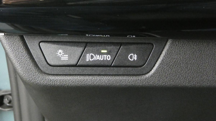 BMW X1 sDrive 18i Advantage na operativní leasing