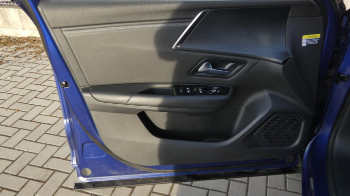 Citroën C5 X 1.6 PureTech 180 EAT8 Shine na operativní leasing