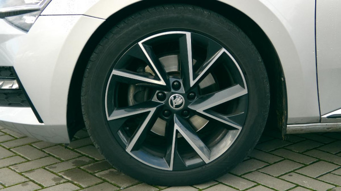 Škoda Superb Combi 2.0 TDI DSG Sportline na operativní leasing